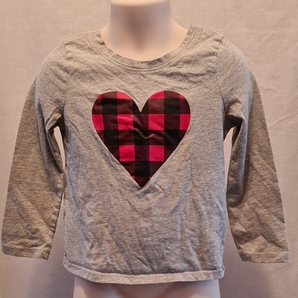 Cat & Jack Heather Gray Heart Graphic Long Sleeve Crew Neck Top, 3T, GUC